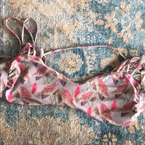 Size large acacia top